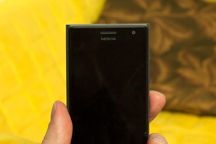 Nokia-Lumia-735-recenzija-iz-ruke-hands-on-review-19.jpg